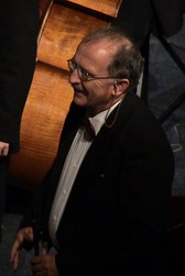 Petr Macek na jednom z koncertů se svým orchestrem